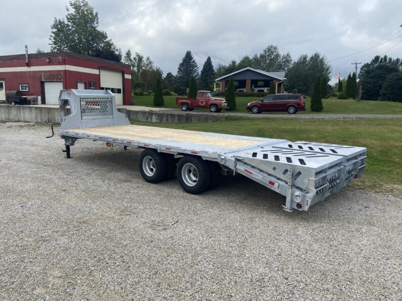 
								2025 Triumph 20+5ft Beavertail Gooseneck Flatbed 28,800lbs full									