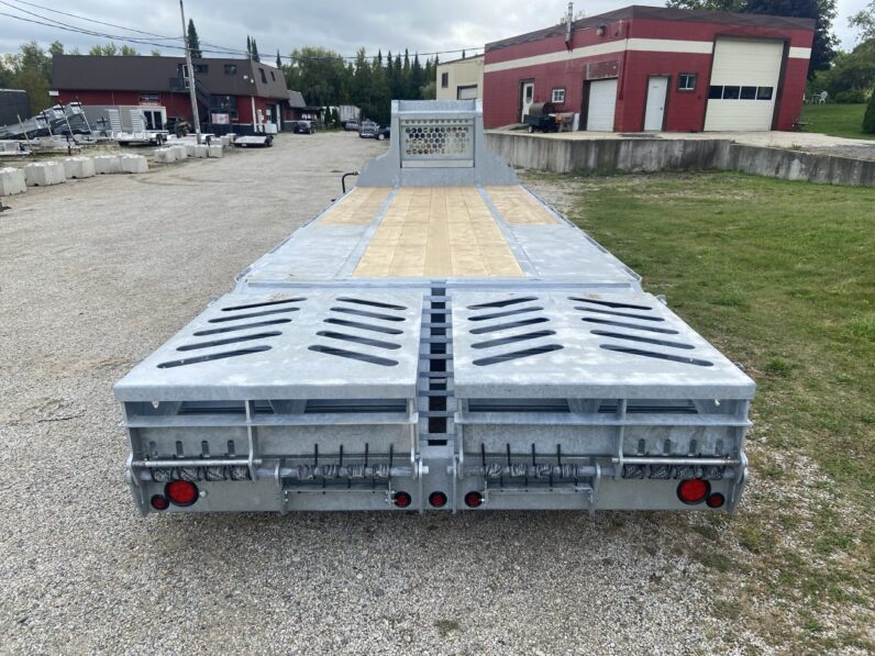 
								2025 Triumph 20+5ft Beavertail Gooseneck Flatbed 28,800lbs full									