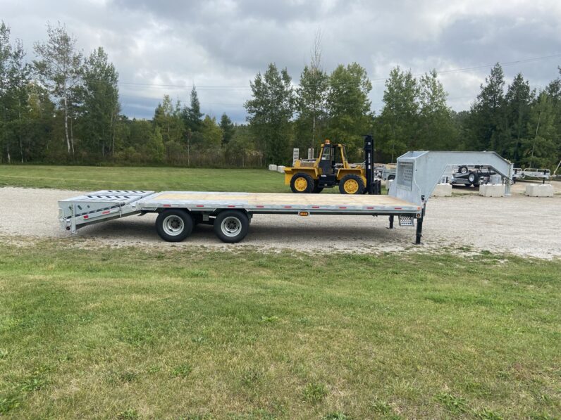 
								2025 Triumph 20+5ft Beavertail Gooseneck Flatbed 28,800lbs full									