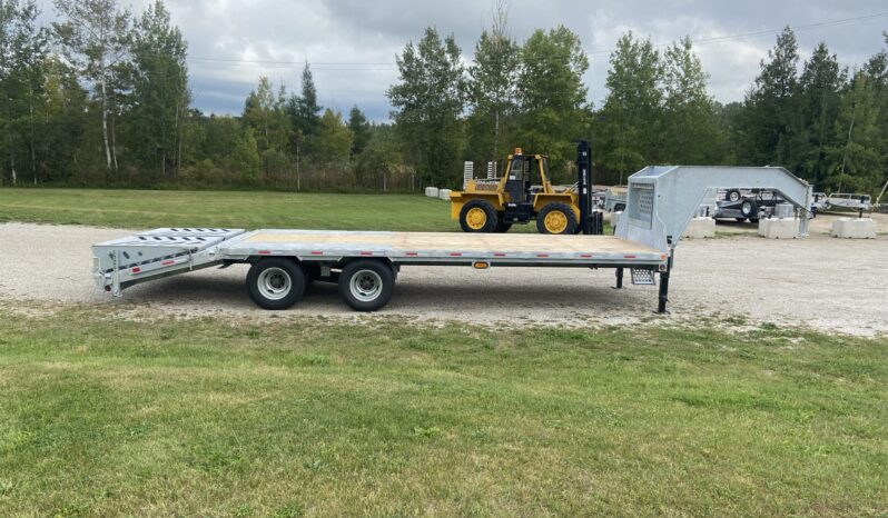 
								2025 Triumph 20+5ft Beavertail Gooseneck Flatbed 28,800lbs full									