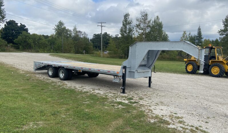 
								2025 Triumph 20+5ft Beavertail Gooseneck Flatbed 28,800lbs full									