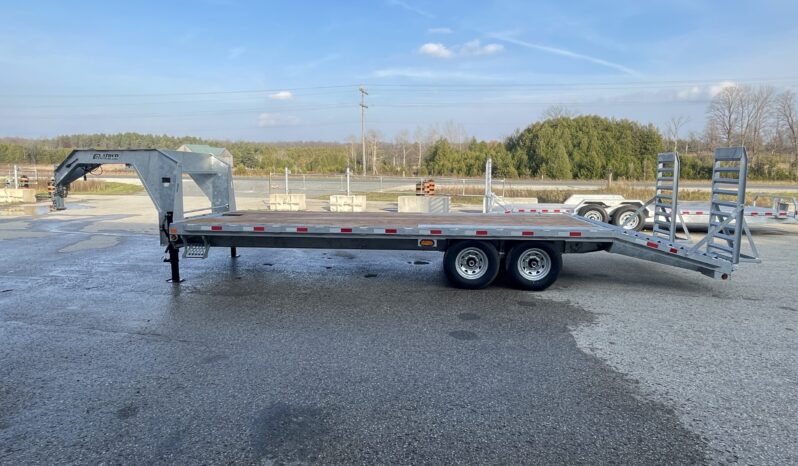 
								2025 Triumph Trailers 20+5ft Beavertail Gooseneck Flatbed 16,800lbs full									