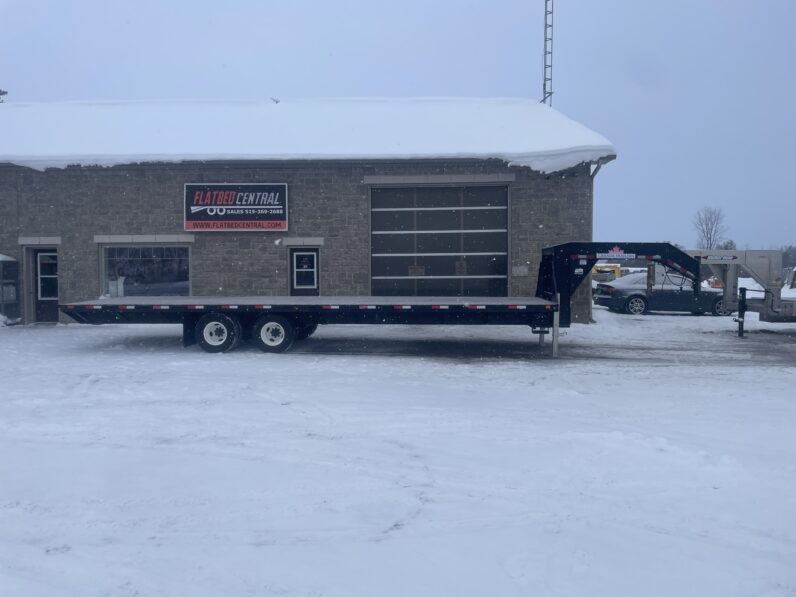 
								2020 Canada Trailers 30ft Gooseneck Flatbed 24,000lbs full									