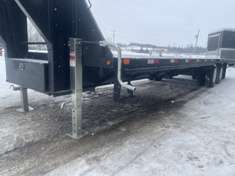 
								2020 Canada Trailers 30ft Gooseneck Flatbed 24,000lbs full									