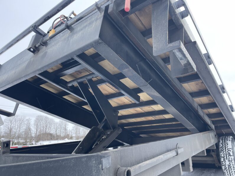 
								2022 Canada Trailers 102”x24ft Tilt Trailer 15,120lbs full									