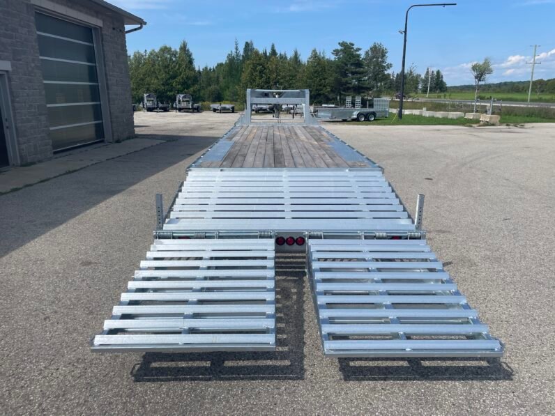 
								2027 One-Sixteen 24 5ft Beavertail Gooseneck Flatbed 25,000lbs full									