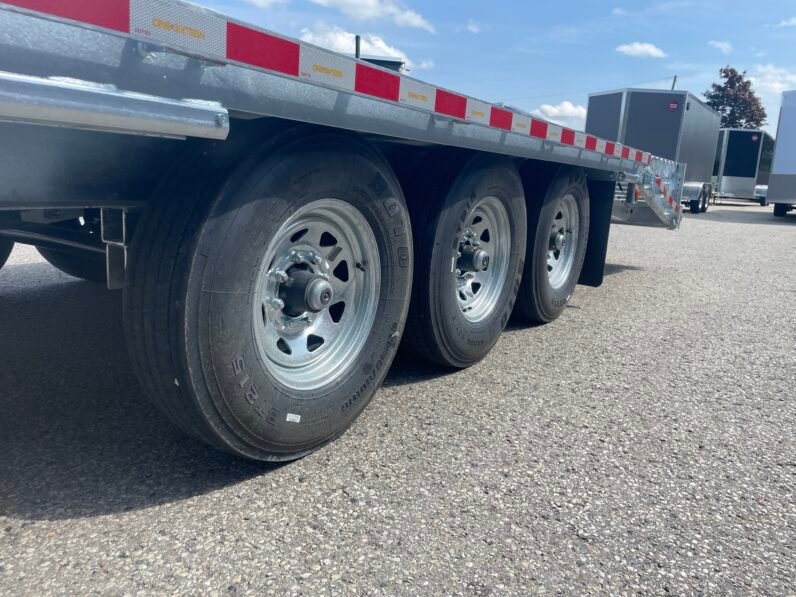 
								2027 One-Sixteen 24 5ft Beavertail Gooseneck Flatbed 25,000lbs full									