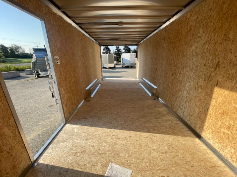 
								2027 Rocklyn Trailers 8.5x20ft Enclosed Trailer 9,900lbs full									